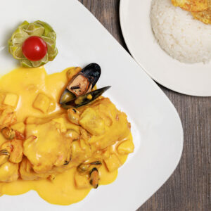 Salmón en salsa de Mariscos